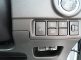 運転席にはシートヒーターが装備されています