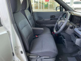 運転のしやすさや、乗り降りにも配慮した運転席