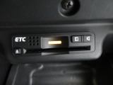 ETC付。高速道路の料金所はキャッシュレスで通過です。サービスエリア等にあるスマートインターの出入りも利用可能でとっても便利。ご納車後すぐにお使い頂けるようセットアップしてのお渡しとなります。