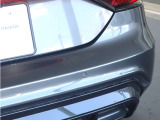 リヤは一番良く見られていると言われています。後続車からはこのように見られています。息を飲むような独特の重厚感のあるグラマラスなリヤデザイン。後ろからの強い視線を感じます。