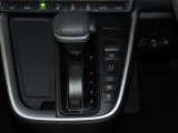 【電動パーキング】ボタンひとつでパーキングON。女性の方や運転に慣れていない方にも安心.