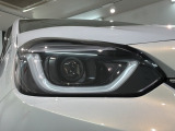 LEDヘッドライトは、点灯の瞬間から最大光量を発揮し、突然暗くなるトンネルなどでの安定感を高めます。