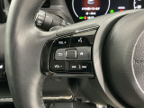 ステアリングにオーディオ操作スイッチが付いています。オーディオ画面に直接タッチしなくても操作が出来ますので、運転に集中できます。