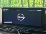 【純正12型ナビ】人気の純正ナビを装備しております。ナビの使いやすさはもちろん、オーディオ機能も充実!キャンプや旅行はもちろん、通勤や買い物など普段のドライブも楽しくなるはず♪