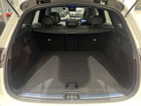 納車前には、メーカー規定に基づき、認定中古車ならではのしっかりとした整備をしてからご納車させて頂きます。熟練のメカニックがお客様に届く事を思い、1台1台入念に点検、整備致します。