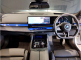 アウトバーンでの走行を見据えたBMWのブレーキシステムはもしもの時にもいち早くマシンを停止してくれます。