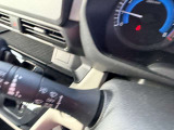 動くタイミングを調整できる間欠式ワイパーは、車速に連動して間欠時間が変化する機能も備えて運転をサポートしてくれます!
