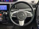 インテリアに合わせたデザインのステアリングは、運転される方のことも考え、運転しやすい形状、大きさです。是非一度、実際に触ってお確かめください。