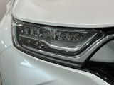 LEDヘッドライトは、点灯の瞬間から最大光量を発揮し、突然暗くなるトンネルなどでの安定感を高めます。