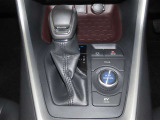 シフト連動パーキングブレーキ&オートブレーキホールド機能付きで運転が快適に&hellip;♪