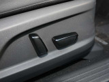 運転席パワーシート装備です。