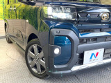 【LEDヘッドライト】悪天候や夜間走行時も良好な視界を確保し安心して運転できる高輝度LEDヘッドライトを装備!点灯速度が早く、消費電力も抑えられています。