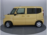 後席両側手動スライドドア採用☆隣の車や壁にぶつけてしまう心配が無いので、お子様やご年配の方の操作も安心です。