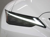 LEDヘッドランプには「オートマチックハイビームシステム」を搭載。夜間走行時にハイビームで走行可能と判断した場合、ロービームとハイビームを自動的に切り替え、前方視界確保をアシストします。