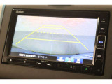 バックカメラが装備されており、後方の安全確認はもちろんのこと狭い場所での駐車や雨の日・夜間など視界の悪いコンディションでのストレスの軽減にもなります!
