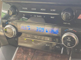 【左右独立型フルオートエアコン】運転席と助手席でそれぞれお好みの温度に設定可能。同乗者にも配慮した、快適な空調をお届け致します。