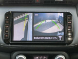サイドブラインドモニターは、狭い道での離合の際に安心です。
