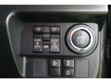 時計マークのウエルカムオープンスイッチをONしておけば、キーを持って車に近づくとスライドドアが開いてくれます。買い物などで荷物をいっぱい持っていても、子供のお迎えで抱っこしていても大丈夫です!