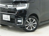 当店に並んでいる展示車には、日本査定協会発行の『車両状態証明書』をお付けしています。修復歴の有無はもちろん、車両状態図を見ながら実車でご確認いただけますのでより安心してご購入いただけます。