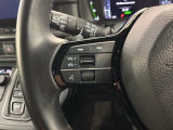 ステアリングにオーディオ操作スイッチが付いています。オーディオ画面に直接タッチしなくても操作が出来ますので、運転に集中できます。