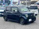 あたらしいN-WGNのドアは、ふっくらとした表情が特徴。これによって、サイドビューにフロントからリアまで続く「かたまりの芯」を生み出しています。