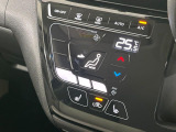 【オートエアコン】一度お好みの温度に設定すれば、車内の温度を検知し風量や温度を自動で調整。暑い&hellip;寒い&hellip;と何度もスイッチ操作をする必要はありません。快適な車内空間には必須の機能ですね♪