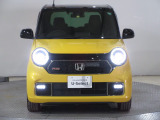 ハロゲンより明るく、より遠くまでさらなる安心感のあるLEDヘッドライトを採用。点灯忘れも防止できるオートライトコントロール機構付きです。