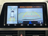 バックモニター付なので後退時に後方が見えるので安心。 車は構造上、死角がたくさんなので万が一を考えると必須ですね。 あくまで補助の為の装備、バックは目視で確認する事が重要ですよ。