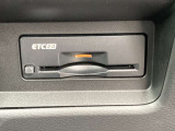 ETC2・0 ナビゲーションと連動モデル。充実したETC機能に加えて、ITSスポットとの高速、大容量、双方向の通信が可能で、次世代の運転支援サービスを受けることができます。