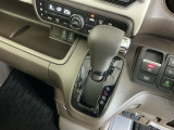 停車中にブレーキペダルを踏み続けなくてもブレーキ保持ができるオートマチックブレーキホールド機能もついております。