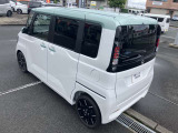 プライバシーガラスなので、中の荷物やプライバシーも保たれます。