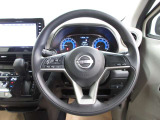 運転が楽しくなる明るく開放的な運転席まわりです。