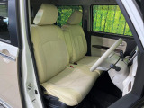 運転席シート廻りは使用感も少なく、良好な状態となっています。丁寧に使われていたことがよくわかりますね。