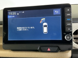 緊急通報ボタンは天井にあります。運転中の体調不良や、エアバッグの作動しない事故の際には押してください。