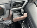 運転席側のドリンクホルダーです!