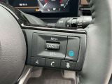 日産プロパイロット付きです!高速道路の運転で疲れが軽減できます!さらにハンドルを握っているだけでハンドル操作を支援してくれます!