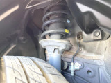 お車を安心してお乗りいただく為には、足回りの定期点検が欠かせません。サービスサポート(有償保証)では無料点検もご提供しており、安心のカーライフをお過ごしいただけるサポート体制が整っています。