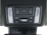 デュアルパワースライドドア&パワーバックドア装備!運転席周りのスイッチひとつで各ドアを自動で開閉でき楽々スムース♪スマートキーを携帯していれば、スイッチを押すだけで解錠&ドアオープンできます♪