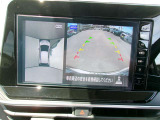 アラウンドビュ-モニタ-装備。上から見下ろしているような映像が表示されるので、車庫入れ時にも安心です!確認しずらい障害物等も視認しやすいですね^^