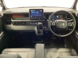 機能的なコックピット。快適な運転を楽しめます。