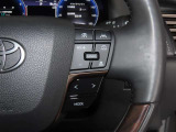 【ステアリングスイッチ】運転中に視線を前に向けたまま画面の操作できます。