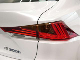 LEDテールライトです。省電力、高輝度のLEDは明るく照らすので夜間運転時の視認性を高めます。スタイリッシュな見た目で細かいところもこだわりたいあなたに!