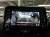 バックカメラの画像です。ガイドラインがスムースな車庫入れをサポートいたします。車庫入れの安心感がアップしますね。