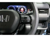 Hondaセンシングの機能のひとつ、アダプティブクルーズコントロール付!アクセルから足を離しても設定したスピードと前車との車間を保ち走行してくれます!車線維持もアシスト☆高速道路で疲労軽減ですね☆
