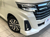 【LEDヘッドライト】悪天候や夜間走行時も良好な視界を確保し安心して運転できる高輝度LEDヘッドライトを装備!点灯速度が早く、消費電力も抑えられています。