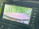 【バックカメラ】駐車時に後方がリアルタイム映像で確認できます。大型商業施設や立体駐車場での駐車時や、夜間のバック時に大活躍!運転スキルに関わらず、今や必須となった装備のひとつです!
