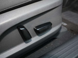 運転席パワーシート装備です。