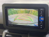 【バックカメラ】駐車時に後方がリアルタイム映像で確認できます。大型商業施設や立体駐車場での駐車時や、夜間のバック時に大活躍!運転スキルに関わらず、今や必須となった装備のひとつです!