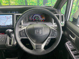 【純正革巻きステアリング】上質な革を使用することで、手にしっかり馴染みとても運転しやすいハンドルです♪