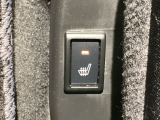 シートヒーターが付いています☆寒い時期に腰周りを温めてくれるので体全体が温まりやすいのは勿論、暖房と違い顔に風が当たらないので、乾燥肌やドライアイの方でも大丈夫☆